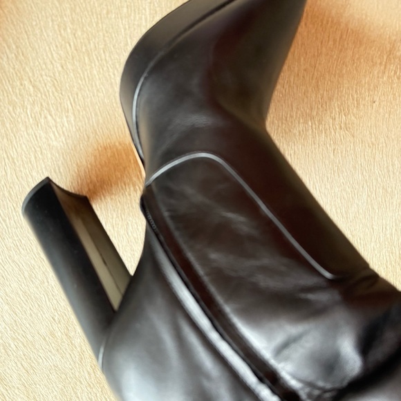 Elegant Itailan Black High Heel Boots - Picture 7 of 13